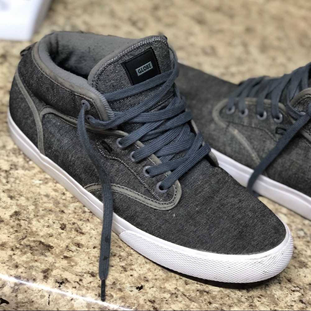 Globe Motley Mid skateboarding shoes